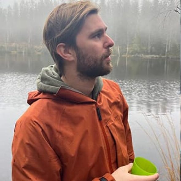 1. DOMMEDAGSRIDDEREN portrett